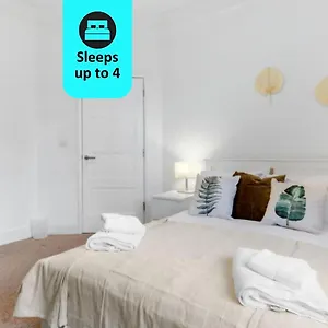 https://chic-1br-apartment-in-the-bustling-suburb-of-hounslow.brighton-hotels-england.com
