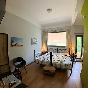 3* Konukevi Rentrooms